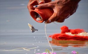 Asthi-visarjan. Jpg